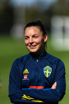 Johanna Rytting Kaneryd is interviewed by the media