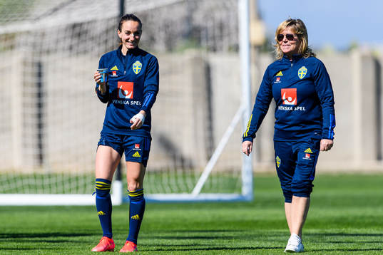Kosovare Asllani and Marika Domanski Lyfors, Team manager