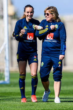 Kosovare Asllani and Marika Domanski Lyfors, Team manager