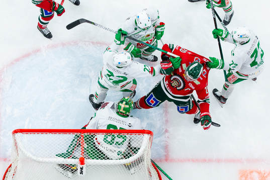 Frölundas Joel Lundqvist mot Rögles Samuel Jonsson,