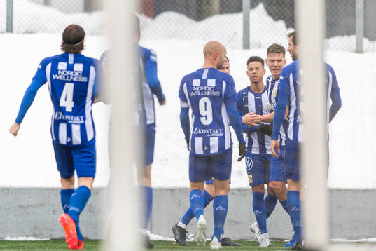 IFK Göteborgs Pontus Wernbloom jublar med lagkamrater