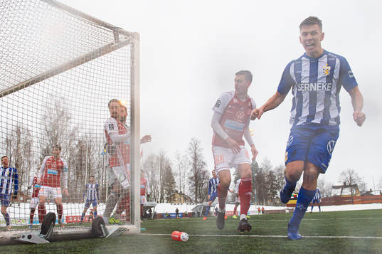 IFK Göteborgs Pontus Wernbloom jublar