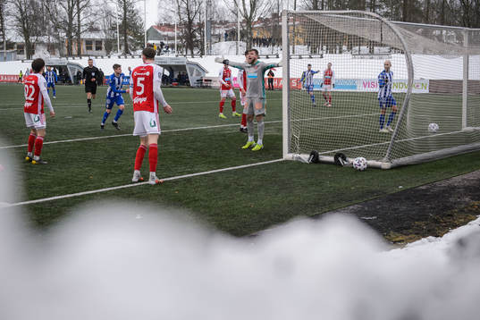 Sandvikens målvakt Tobias Johansson deppar