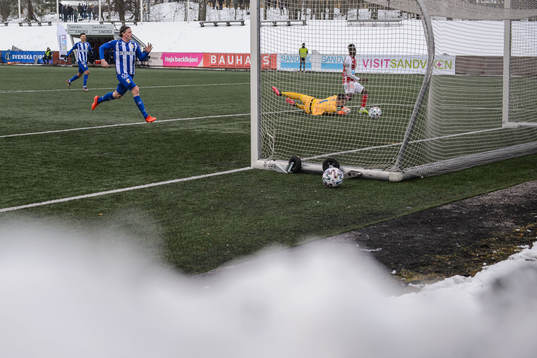 Sandvikens Naeem Mohammed gör 1-0 bakom IFK Göteborgs
