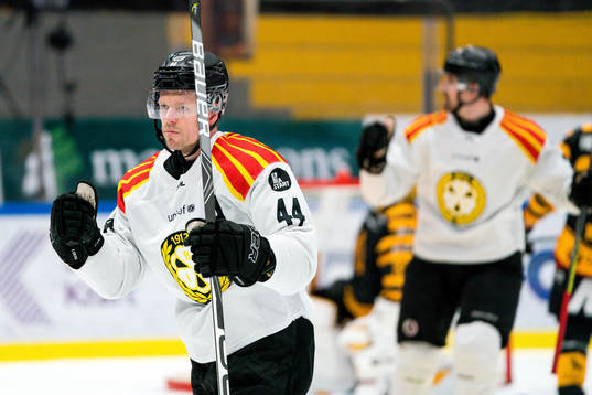 Brynäs Nicklas Danielsson jublar
