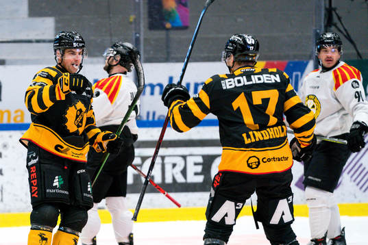 Skellefteås Joakim Lindström och Pär Lindholm jublar