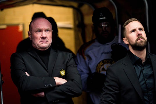 Brynäs tränare Peter Andersson och assisterande tränare