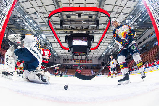 Djurgårdens målvakt Niklas Svedberg och Jesper Pettersson