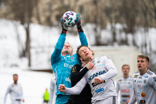 s Saku Ylätupa