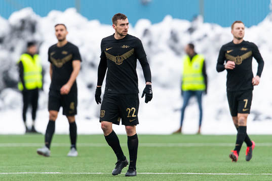 s Filip Rogic och Sebastian Larsson deppar