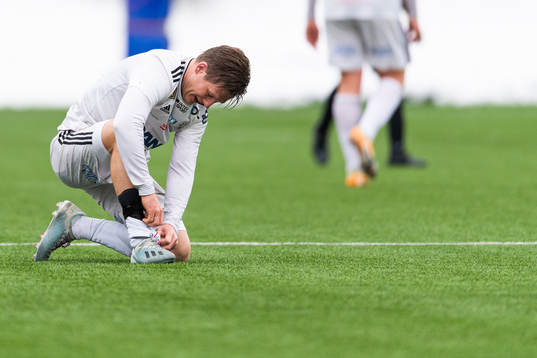 Oskarshamns Filip Jägerbrink har ont