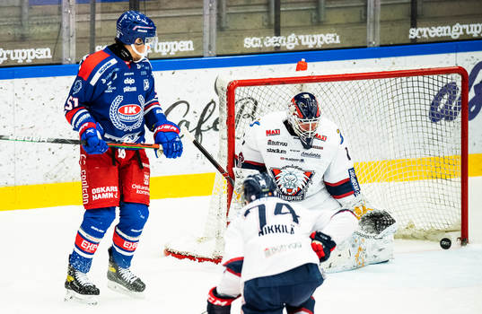 Oskarshamns Max Veronneau och Linköpings målvakt David