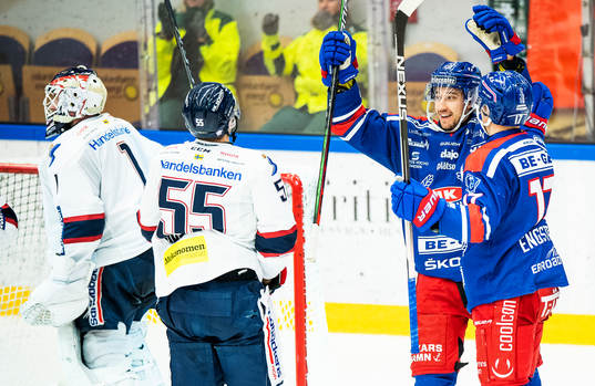 Oskarshamns Max Veronneau jublar med Jonas Engström