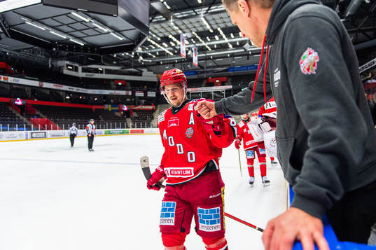 Modos Patrik Karlkvist jublar