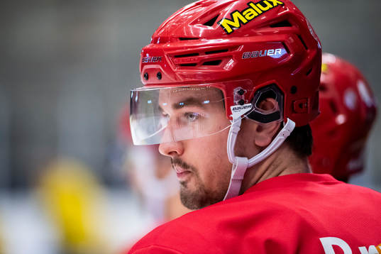 Modos Daniel Sylwander värmer upp