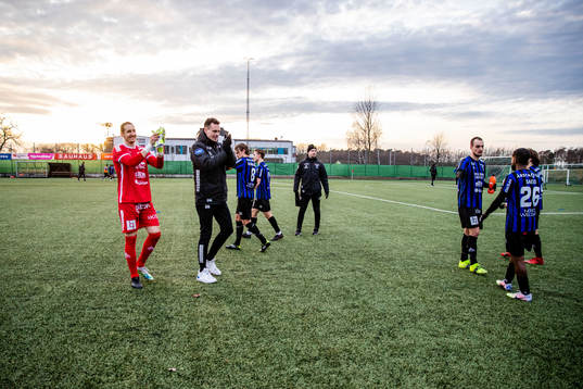 Sirius spelare tackar supportrar
