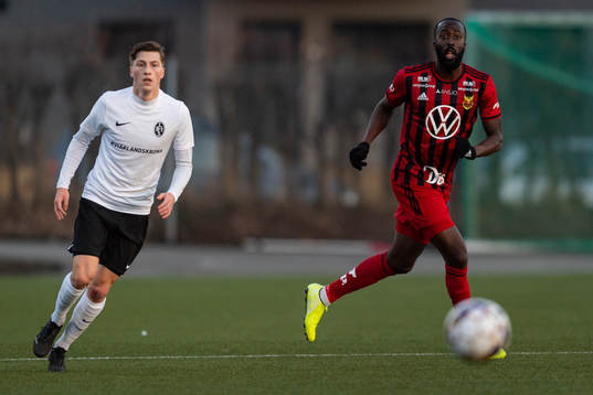 Landskronas Kevin Jensen och Östersunds Ronald Mukiibi