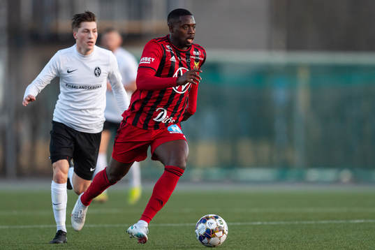 Östersunds Isak Ssewankambo jagas av Landskronas Kevin