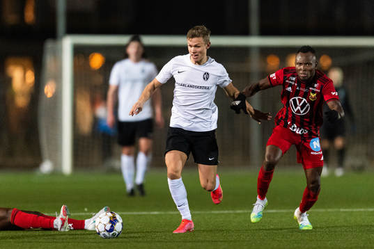 Landskronas Oscar Petersson och Östersunds Samuel Laryea