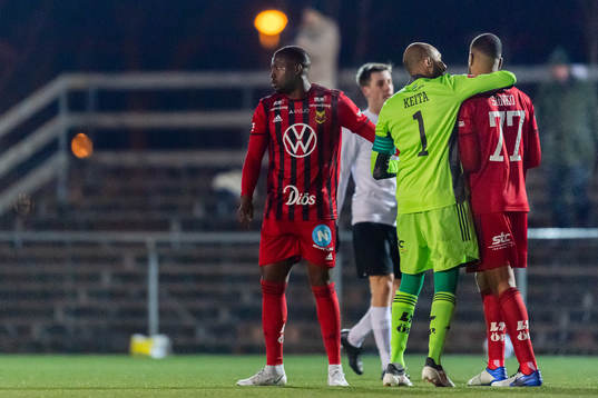 Östersunds målvakt Aly Keita och Noah Sonko Sundberg
