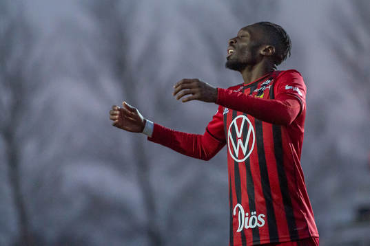 Östersunds Blair Sebastian Turgott deppar