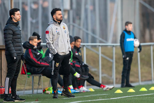 Fjärdedomare Dino Demo och Östersunds tränare Amir