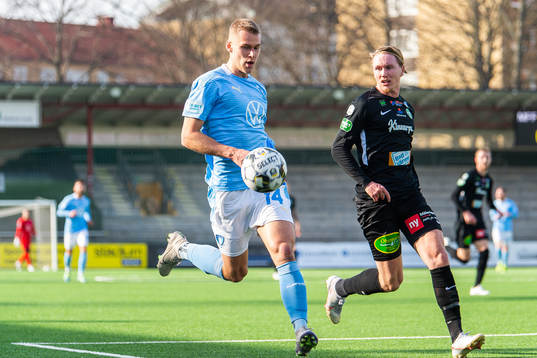 Malmö FFs Felix Beijmo och Västerås Emil Skogh