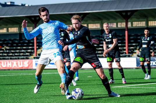 Malmö FFs Adi Nalic mot Västerås Emil Skogh