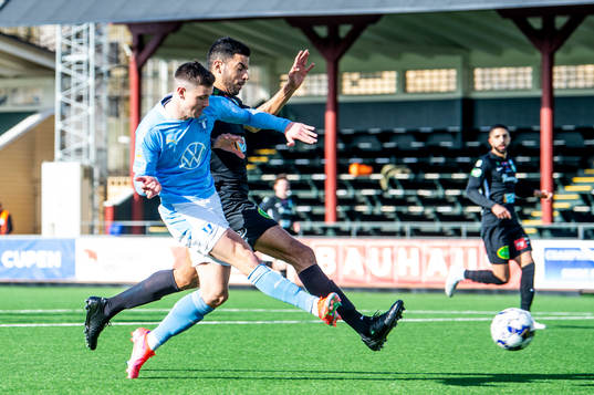 Malmö FFs Marcus Antonsson och Västerås Pedro Ribeiro