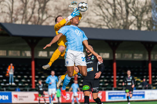 Västerås målvakt Anton Fagerström och Malmö FFs Amin