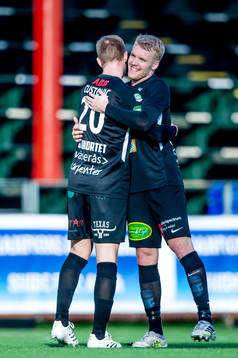 Västerås Kevin Custovic och Simon Johansson jublar