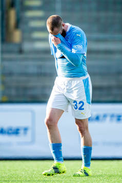 Malmö FFs Jo Inge Berget tvingas lämna planen