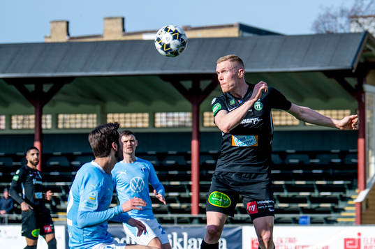 Västerås David Engström mot Malmö FFs Adi Nalic