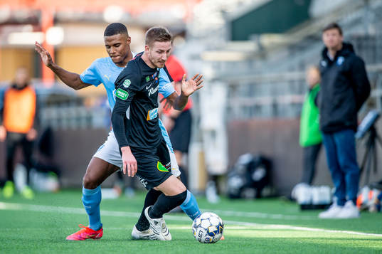 Västerås Kevin Custovic mot Malmö FFs Amin Sarr