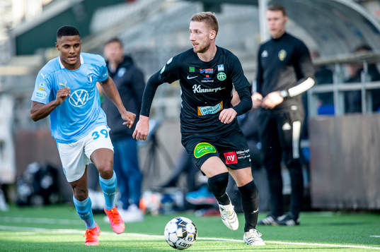 Västerås Kevin Custovic mot Malmö FFs Amin Sarr
