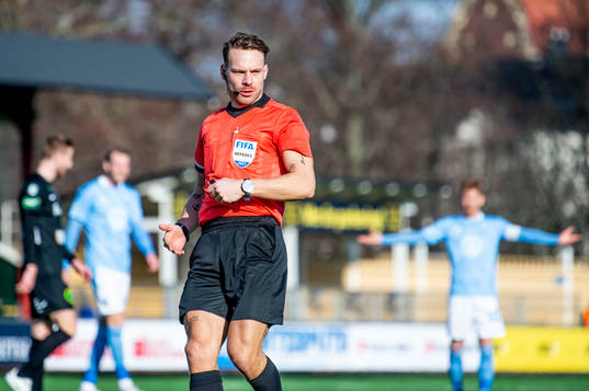 Domare Kristoffer Karlsson