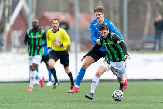 Halmstads Erik Ahlstrand och GAIS Adnan Maric