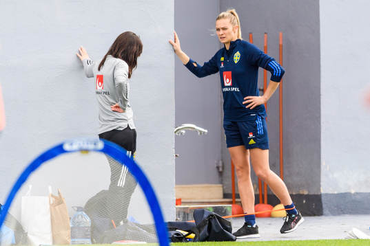 Fridolina Rolfö does rehab