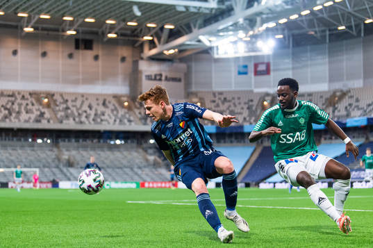 Djurgårdens Aslak Witry och Brages Nathan Mavila