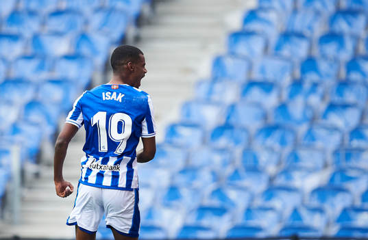 Alexander Isak of Real Sociedad celebrates