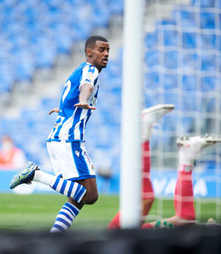Alexander Isak of Real Sociedad celebrates