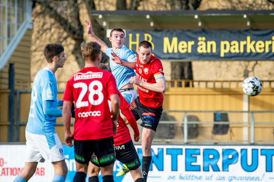 Malmö FFs Alexander Nilsson mot Trelleborgs Anton Tideman
