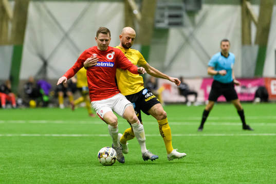 Degerfors Johan Bertilsson och Elfsborgs Robert Gojani