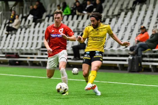 Elfsborgs Frederik Holst  och Degerfors Erik Lindell