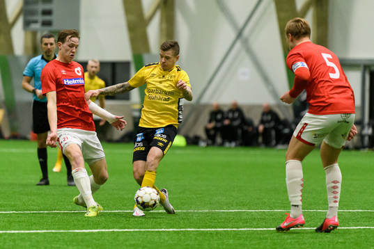 Degerfors Adam Carlén och Elfsborgs Samuel Holmén