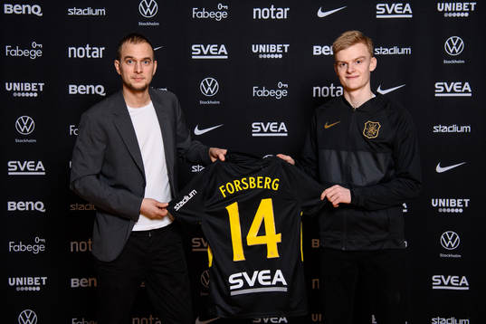 s sportchef Henrik Jurelius med Lucas Forsberg som