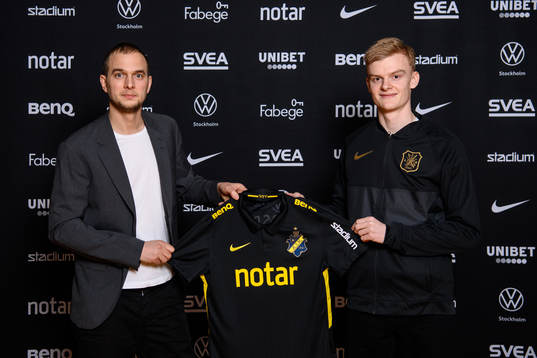 s sportchef Henrik Jurelius med Lucas Forsberg som