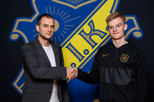 s sportchef Henrik Jurelius med Lucas Forsberg som