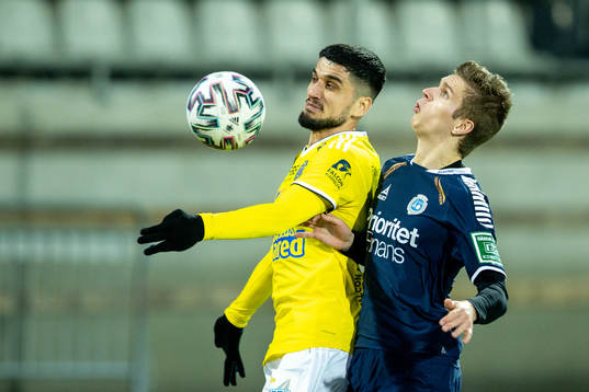 Falkenbergs Mahmut Özen mot Utsiktens Lucas Hedlund