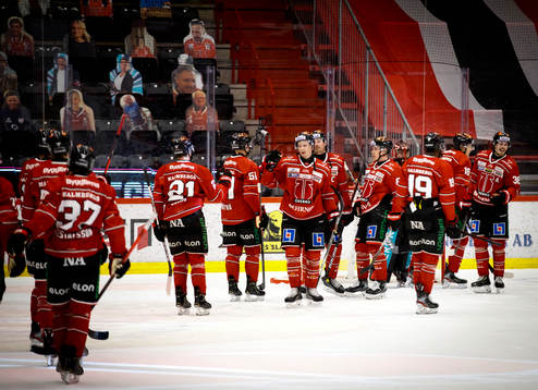 Örebros Gustav Backström jublar framför målvakt Jhonas